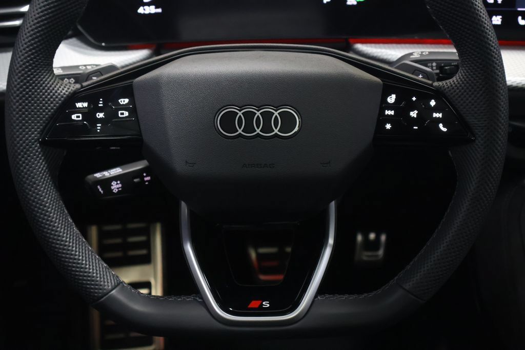 Used 2025 Audi SQ5 Prestige w/ Prestige Package AWD/4WD image 17
