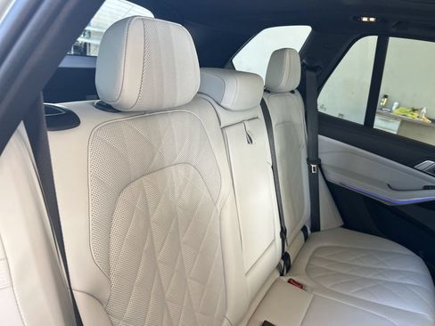 Used 2024 BMW X5 xDrive40i w/ M Sport Package AWD/4WD image 36