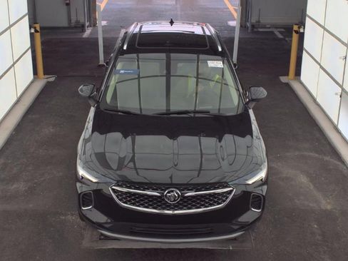 Used 2023 Buick Envision Avenir image 2