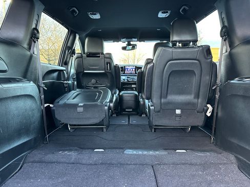 Used 2020 Chrysler Pacifica Touring-L Plus image 16