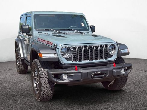 Used 2025 Jeep Wrangler Rubicon w/ Convenience Group AWD/4WD image 7