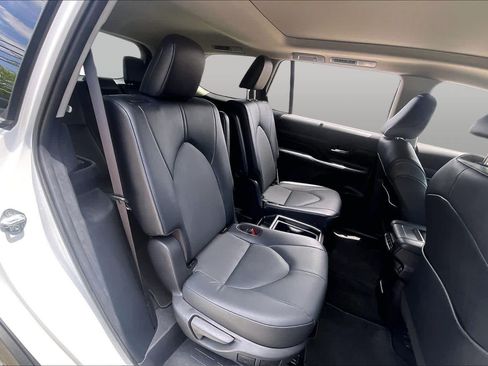 Used 2025 Toyota Grand Highlander AWD Hybrid image 20