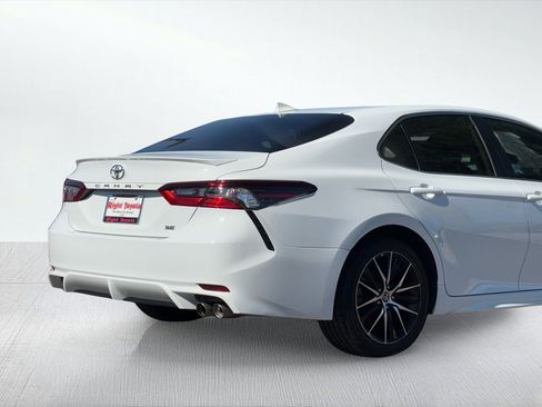 Used 2022 Toyota Camry SE w/ Carpet Mat Package (TMS) image 11