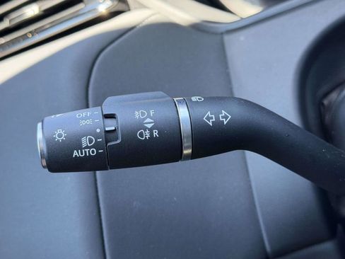 Used 2025 Land Rover Range Rover Velar Dynamic SE AWD/4WD image 26