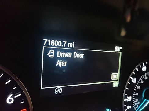 Used 2022 Ford EcoSport SE w/ SE Convenience Package image 3