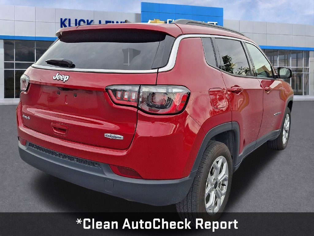 Used 2025 Jeep Compass Latitude w/ Sun & Sound Group AWD/4WD image 8