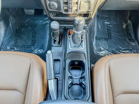 Used 2021 Jeep Wrangler Unlimited Sahara image 21