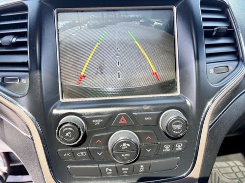 Used 2014 Jeep Grand Cherokee Limited w/ Trailer Tow Group IV AWD/4WD image 16