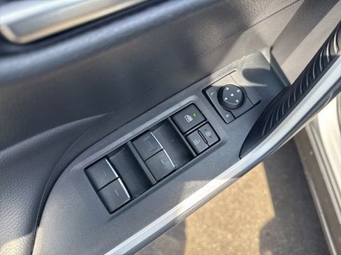 Used 2025 Toyota RAV4 XLE AWD/4WD image 8