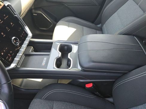 Used 2025 GMC Acadia Elevation image 26