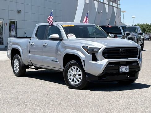 Used 2024 Toyota Tacoma SR5 AWD/4WD image 2