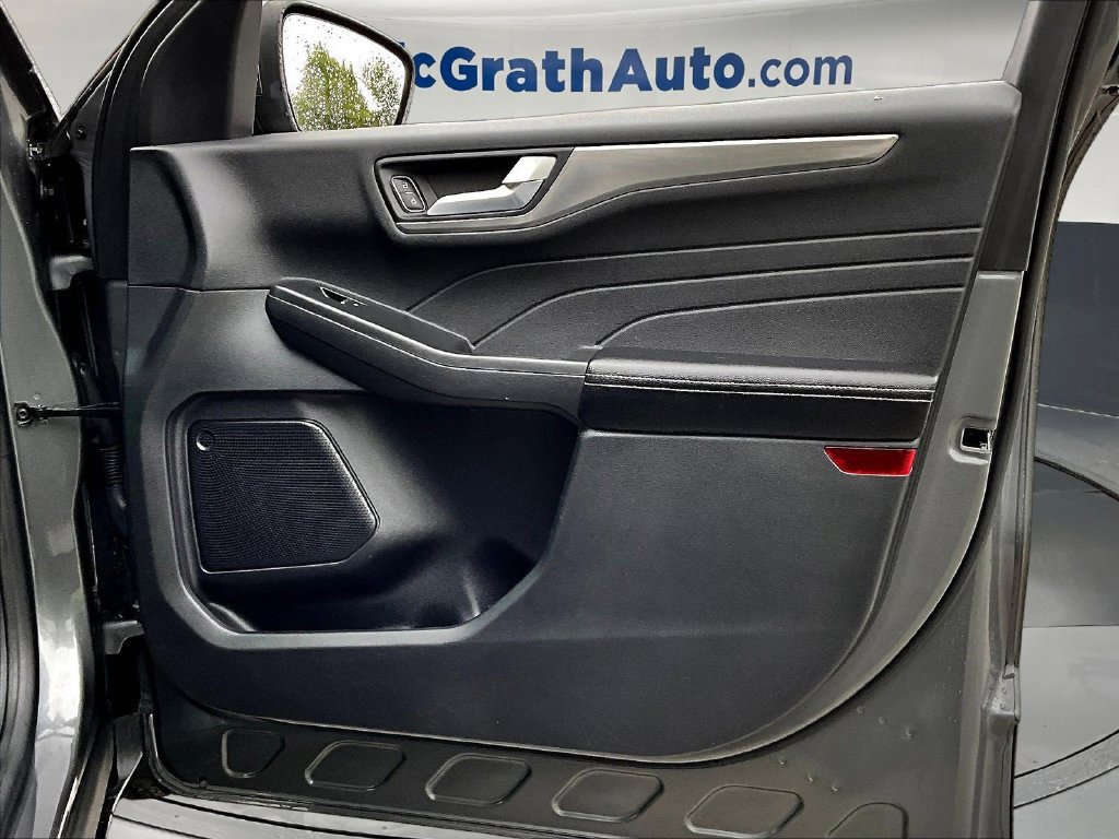 Used 2022 Ford Escape Titanium AWD/4WD image 31