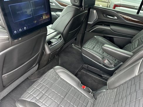 Used 2023 Cadillac Escalade Premium Luxury Platinum AWD/4WD image 13