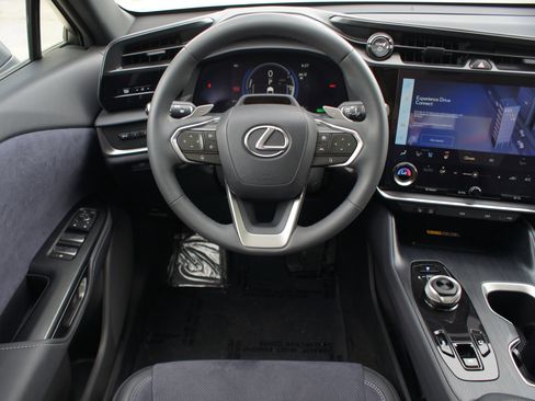 Used 2023 Lexus RZ 450e Premium AWD/4WD image 5