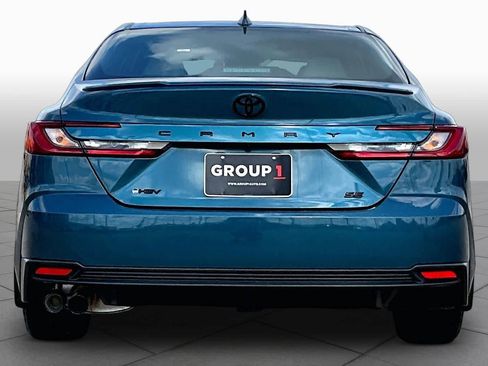 Used 2026 Toyota Camry SE w/ Convenience Package FWD image 5
