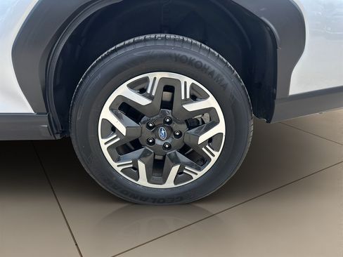 Used 2025 Subaru Forester Premium AWD/4WD image 18
