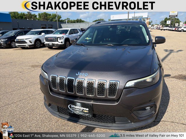 Used 2019 Jeep Cherokee Latitude Plus w/ Cold Weather Group AWD/4WD image 2
