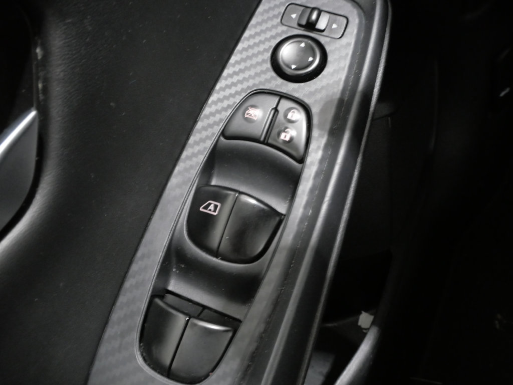 Used 2024 Nissan Sentra SV FWD image 12