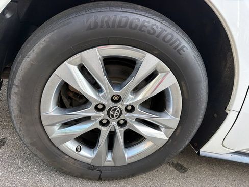 Used 2022 Toyota Sienna Limited AWD/4WD image 27