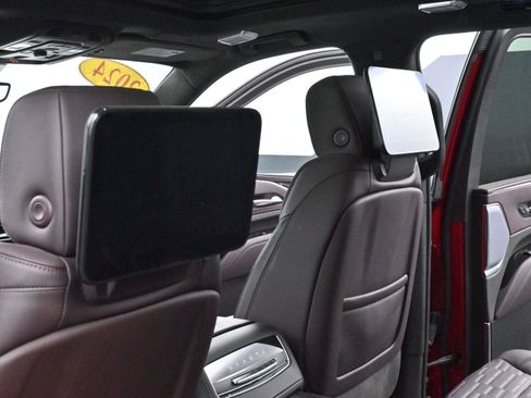 Used 2024 Cadillac Escalade Premium Luxury Platinum image 36