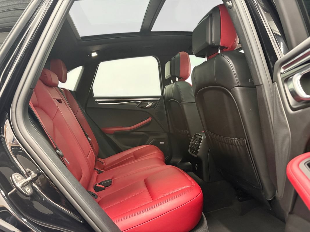 Used 2020 Porsche Macan AWD/4WD image 13