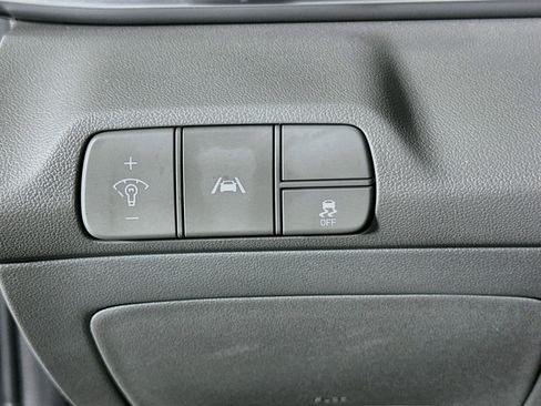 Used 2023 Hyundai Elantra SEL w/ Convenience Package FWD image 17