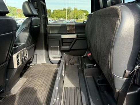 Used 2022 Ford F250 Lariat w/ Black Appearance Package image 19