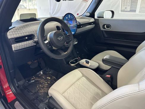 Certified 2025 MINI Cooper S image 9