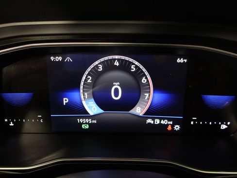 Used 2024 Volkswagen Jetta SE FWD image 42