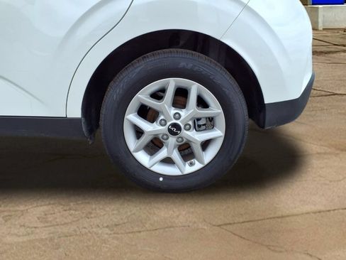 Used 2025 Kia Soul LX FWD image 24