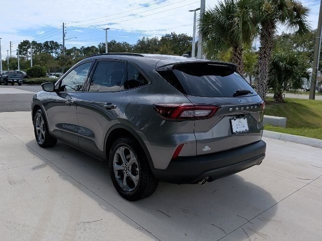 Certified 2025 Ford Escape ST-Line Select AWD/4WD image 9