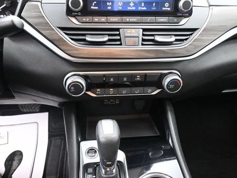 Used 2024 Nissan Altima 2.5 SV FWD image 20