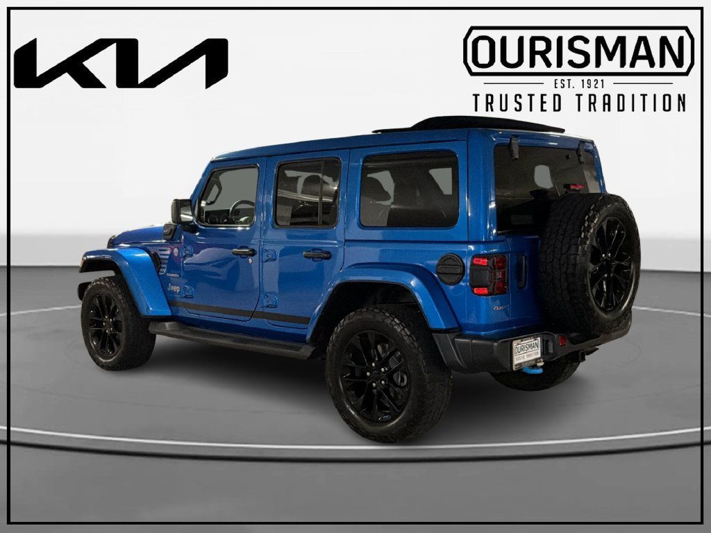 Used 2023 Jeep Wrangler Unlimited Sahara w/ Cold Weather Group AWD/4WD image 3