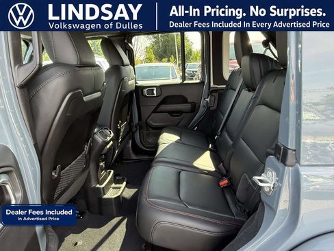 Used 2025 Jeep Wrangler Unlimited Rubicon AWD/4WD image 14