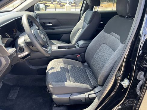 Used 2026 Nissan Kicks SV FWD image 5