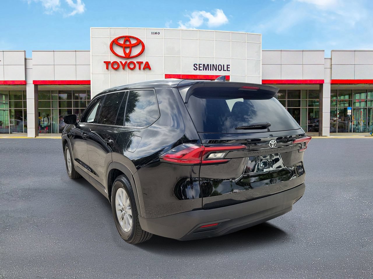 Used 2025 Toyota Grand Highlander FWD image 4
