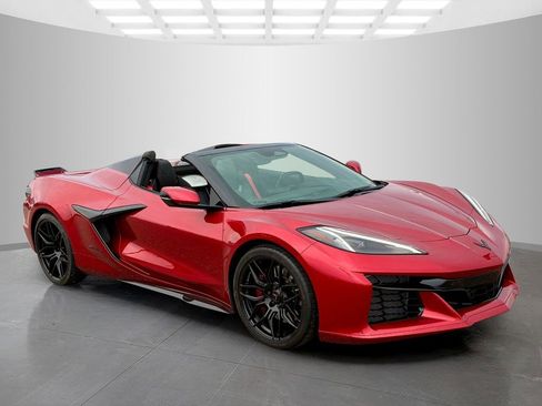 Used 2024 Chevrolet Corvette Z06 image 3