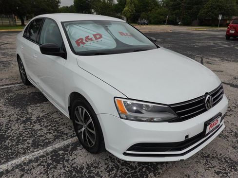 Used 2016 Volkswagen Jetta SE FWD image 1