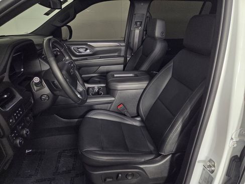 Used 2024 Chevrolet Suburban Z71 w/ Luxury Package AWD/4WD image 12