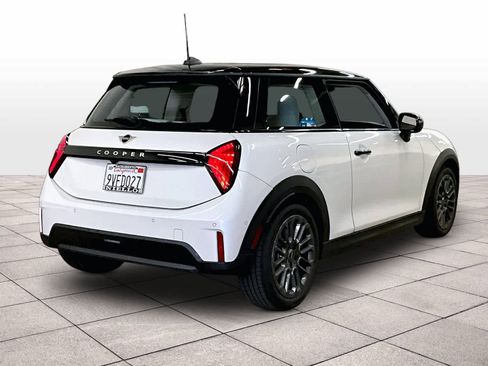 Used 2025 MINI Cooper 2-Door Hardtop image 15