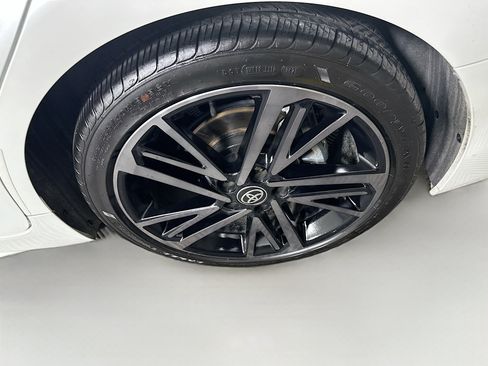 Used 2025 Toyota Camry XSE FWD image 11