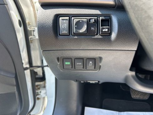 Used 2017 Nissan Sentra S image 6
