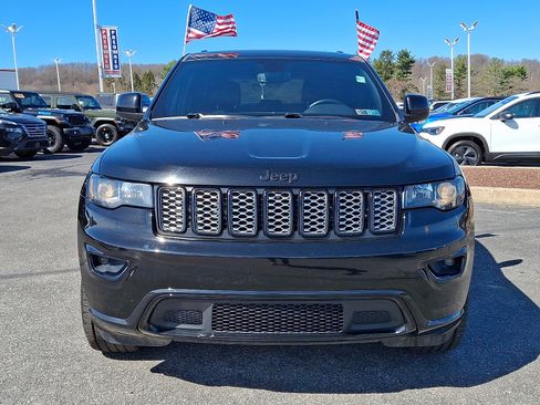 Certified 2018 Jeep Grand Cherokee Altitude image 2