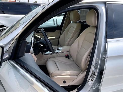 Used 2019 Mercedes-Benz GLC 300 image 8
