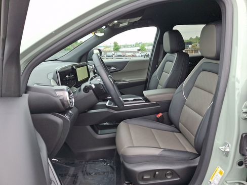 Certified 2025 Chevrolet Equinox LT w/ Convenience Package II AWD/4WD image 13