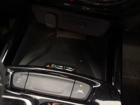 Used 2024 Chevrolet Trax RS w/ Sunroof Package image 23