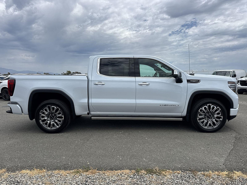 New 2026 GMC Sierra 1500 Denali Ultimate w/ LPO, Black Badging Package AWD/4WD image 3