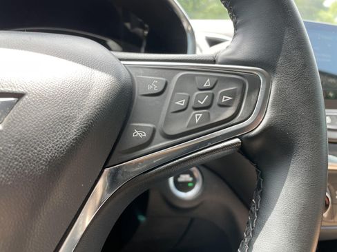 Used 2024 Chevrolet Equinox LT FWD image 19