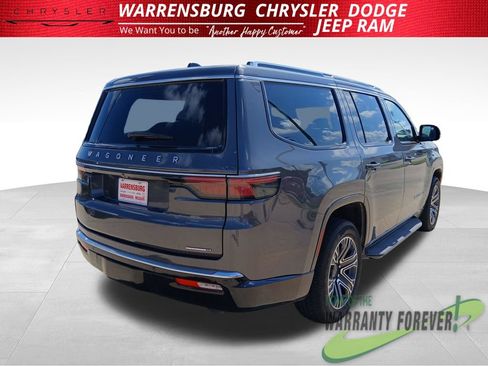 Used 2024 Jeep Wagoneer Series II AWD/4WD image 4