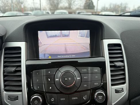 Used 2015 Chevrolet Cruze LT image 18